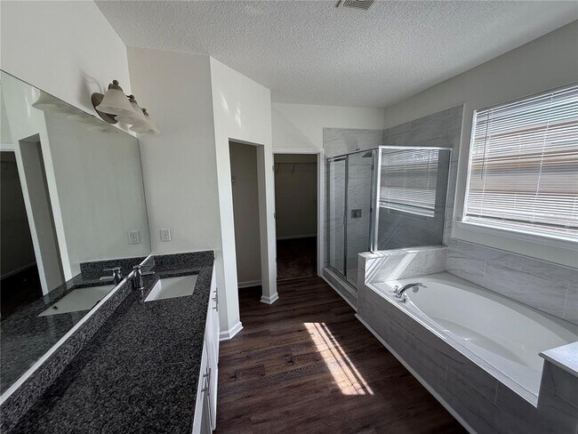 Building Photo - 1311 Brandon Dr