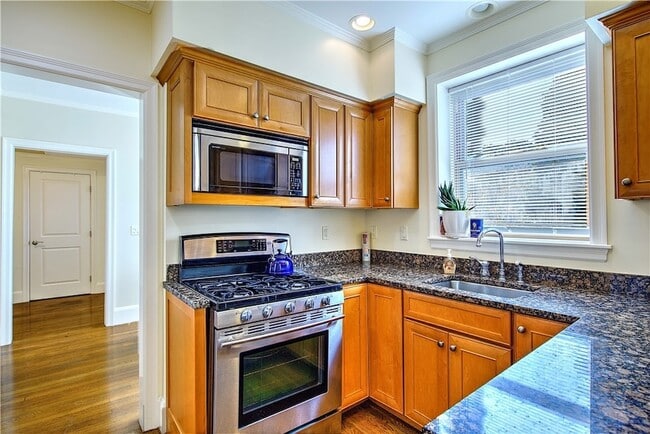 Building Photo - 1180 Narragansett Blvd