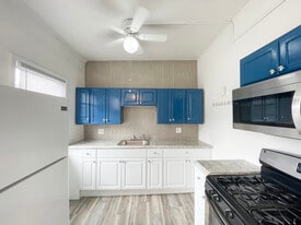 Building Photo - 5809 Hobart St