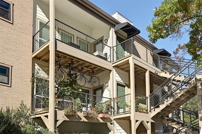 Building Photo - 6600 Valleyside Rd