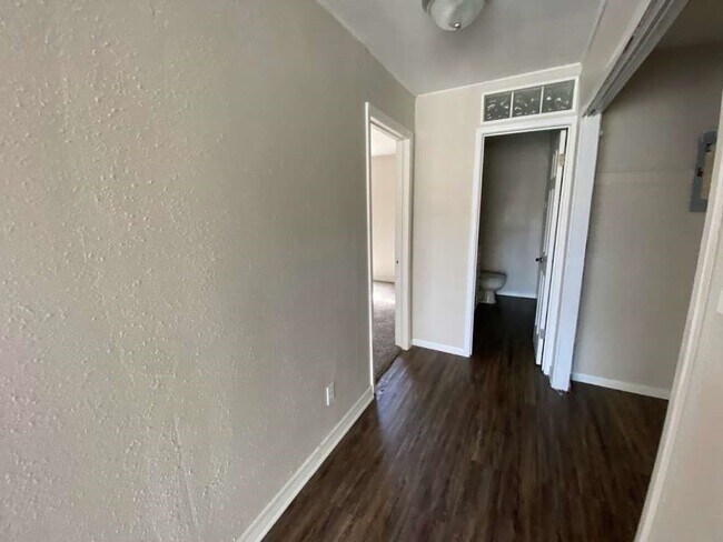 Building Photo - 201 Ferguson Dr