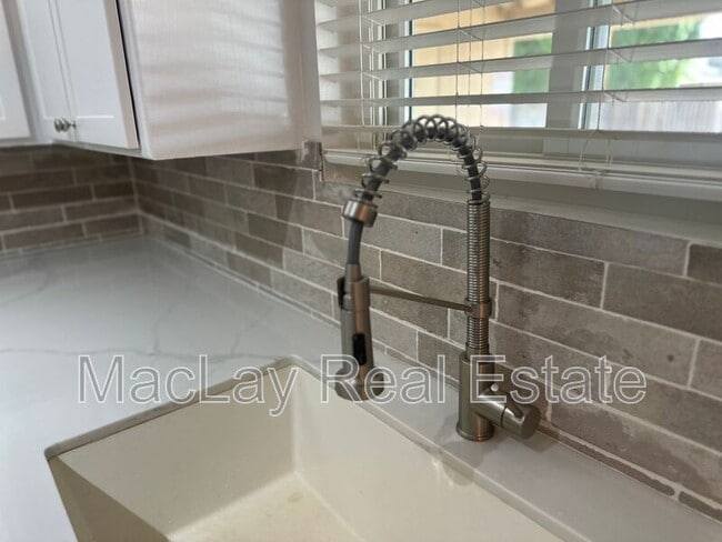 Building Photo - 4943 E Indian School Rd