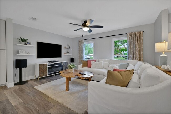 Building Photo - Rental available in Isle of Palms