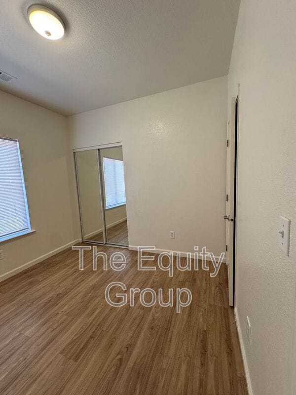 Building Photo - 2930 S Sallee St