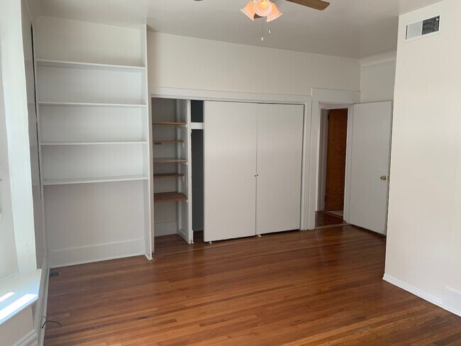 Building Photo - Fantastic Location in the Heart of Squirrel Hill!