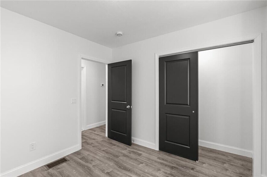 Building Photo - 29 Stansbury St