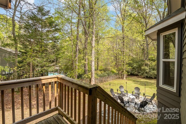 Building Photo - 6618 Lakeside Dr