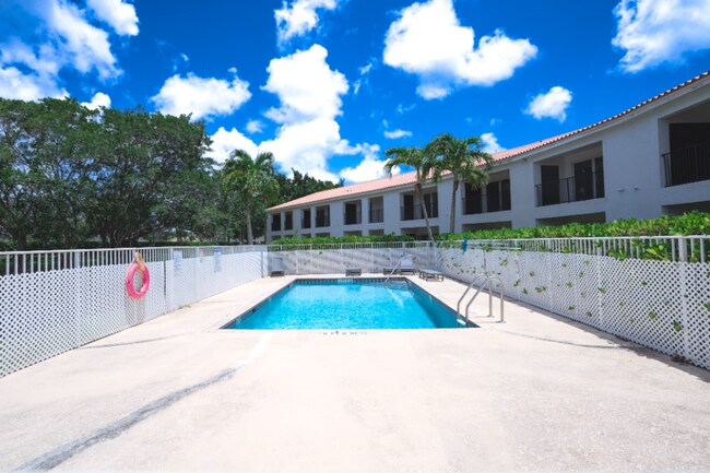Building Photo - Spacious 2 Bedroom, 2 Bathroom Condominium...