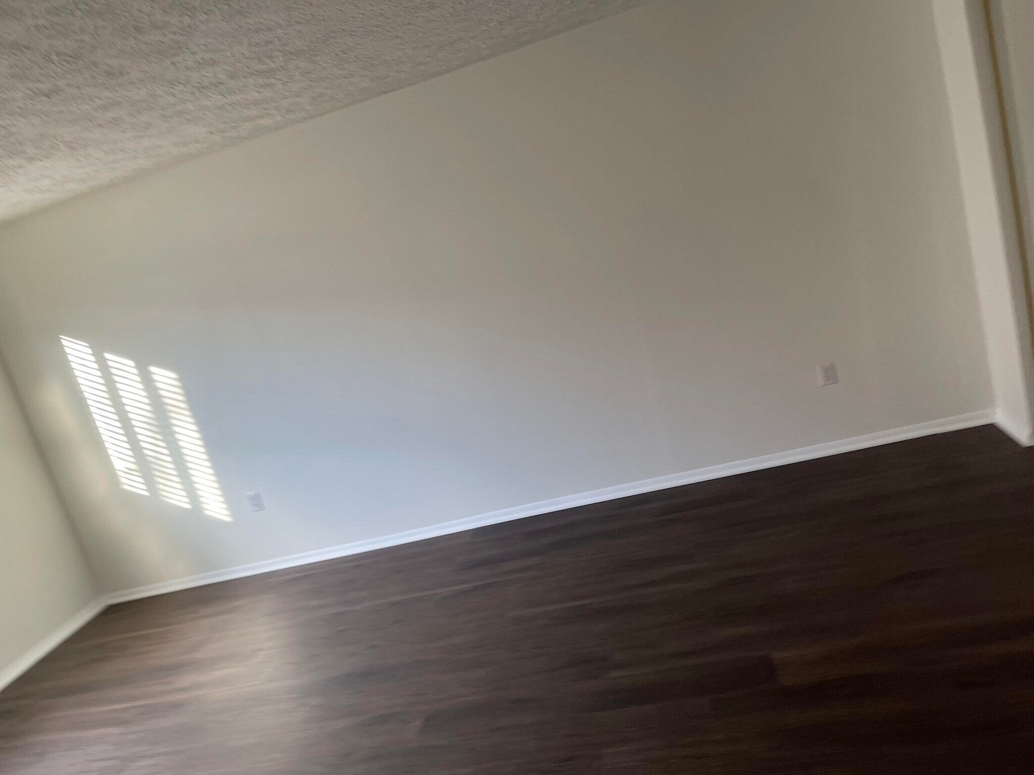 Building Photo - 993 Heather Ridge Dr