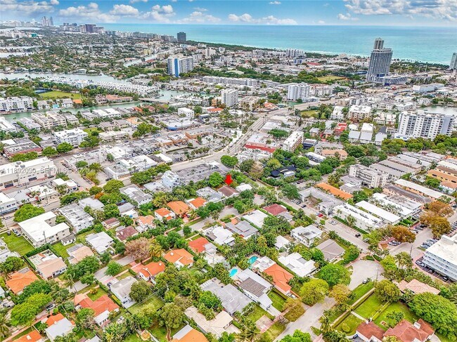 Building Photo - 1109 Biarritz Dr