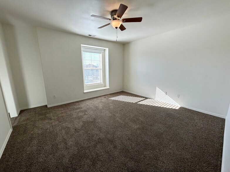 Building Photo - 8896 W Shoup Dr