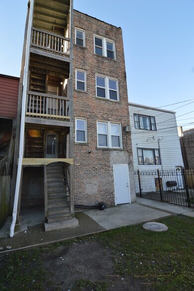 Building Photo - 3422 W Grenshaw St