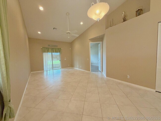 Building Photo - 6510 Oxford Cir