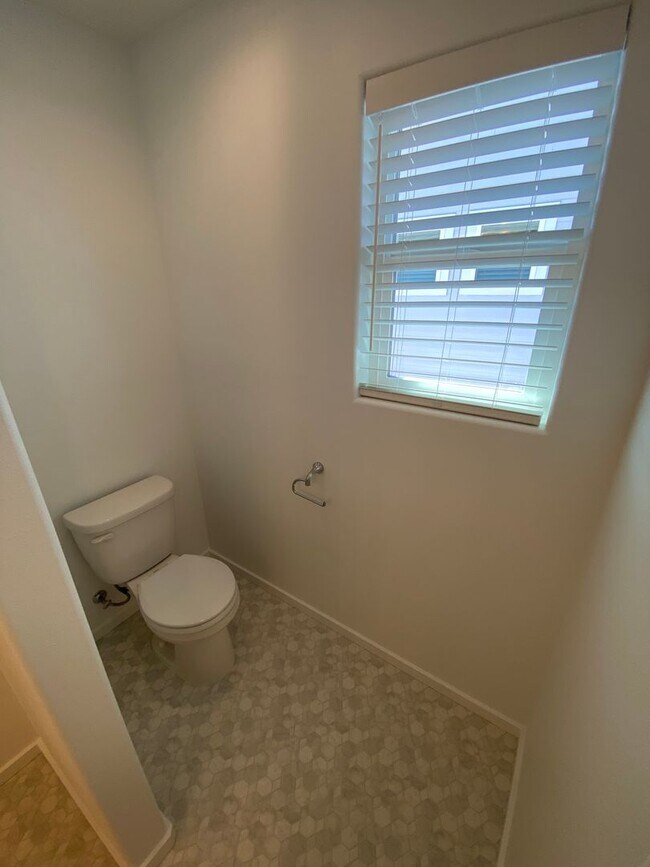 Building Photo - New Construction 3 Bed, 2 Bath House in Sp...