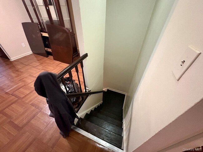 Building Photo - 1264 Metcalf Ave