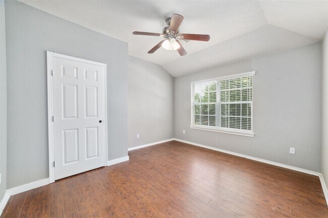 Building Photo - 9823 Lynette Falls Dr
