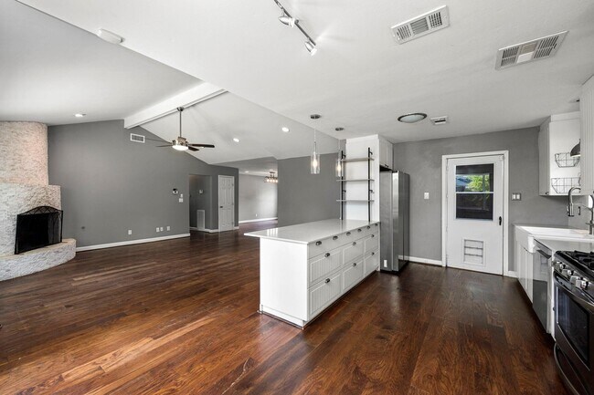 Building Photo - 12307 Nova Ct