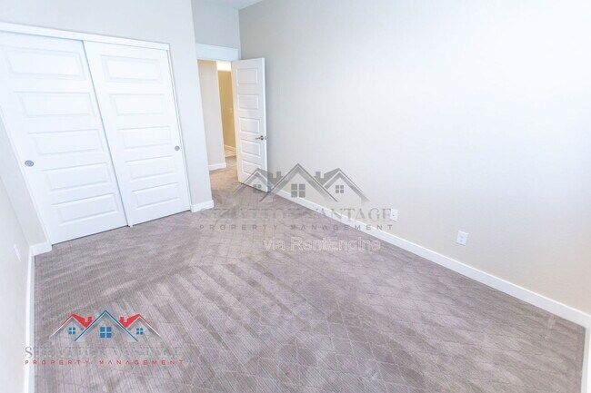 Building Photo - 2095 S Saguaro Dr