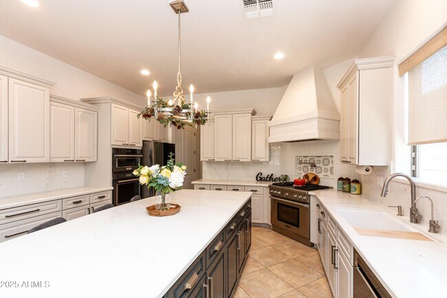 Building Photo - 2310 W Sienna Bouquet Pl