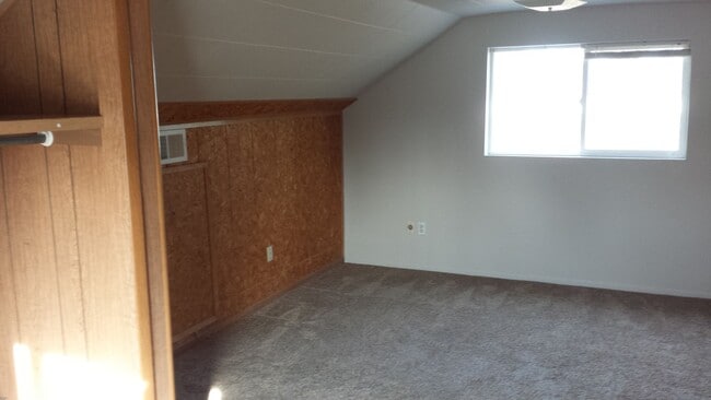 Building Photo - 6344 Eastside Hwy