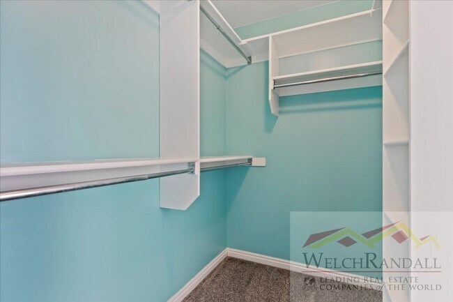 Building Photo - Spacious Residence in Taylorsville – 5 Bed...