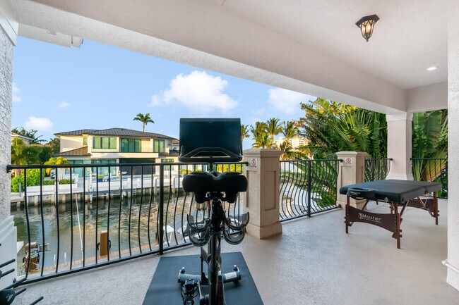 Building Photo - 961 Banyan Dr