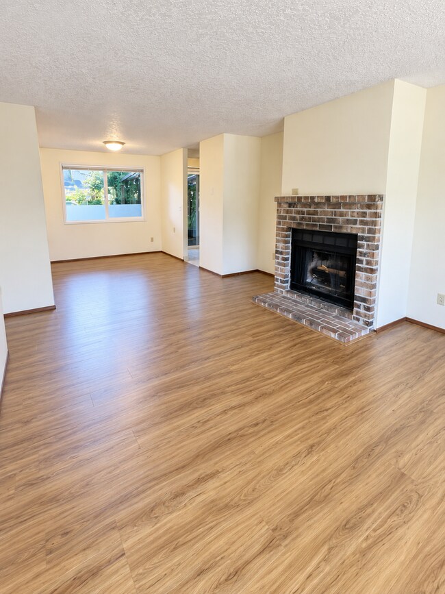 Building Photo - 2729 SE 63rd Ave