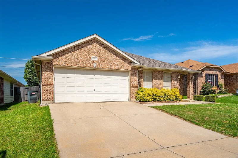 Building Photo - 13301 Evergreen Dr