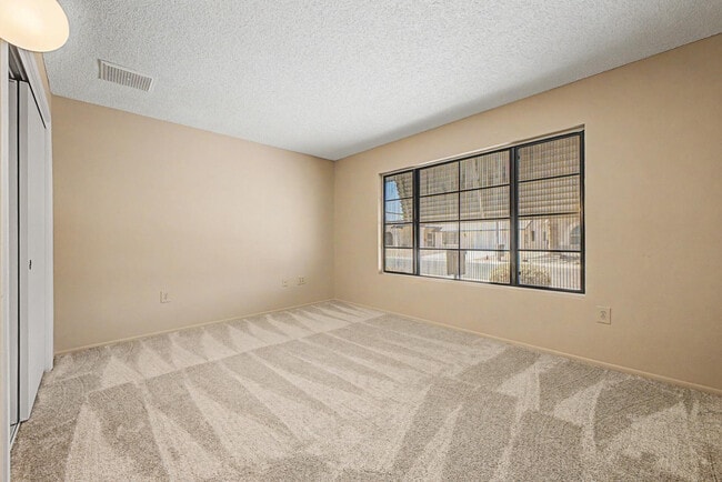 Building Photo - 14222 W Yosemite Dr