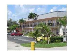 Building Photo - 405 N Cypress Dr