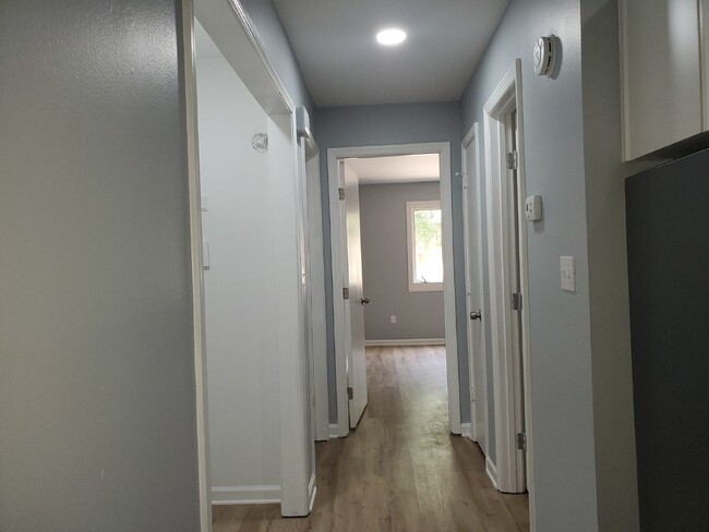 Building Photo - Coming soon!!!  "Chic 2-Bed, 2-Bath Retrea...