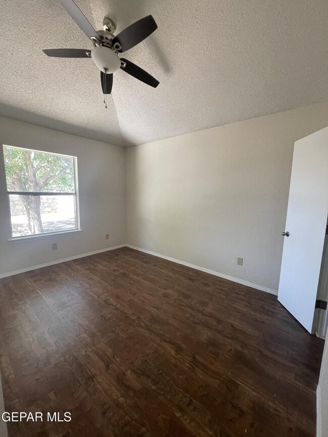 Building Photo - 12040 Sal Rasura Ct