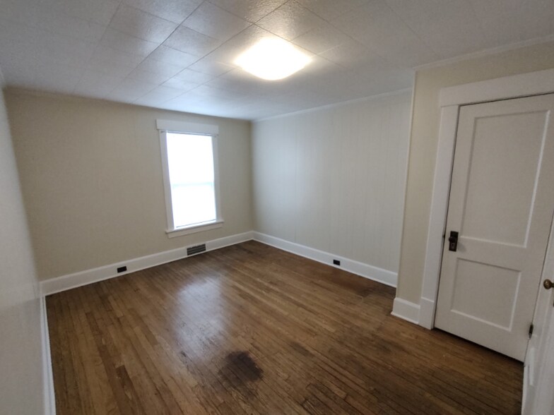 Building Photo - 2718 9th St SW