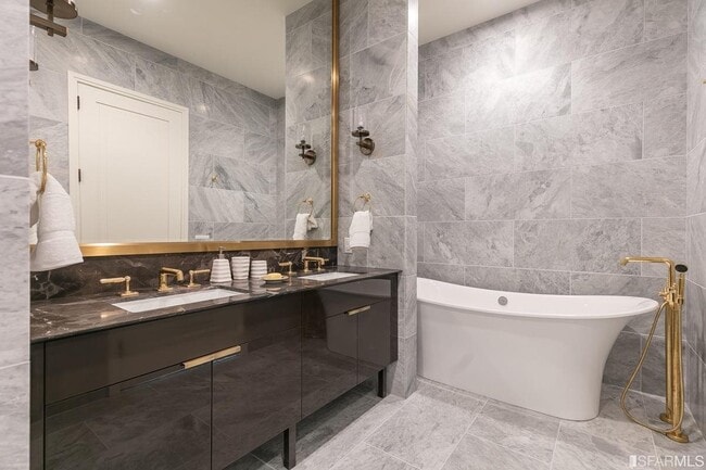 Building Photo - 288 Pacific Ave