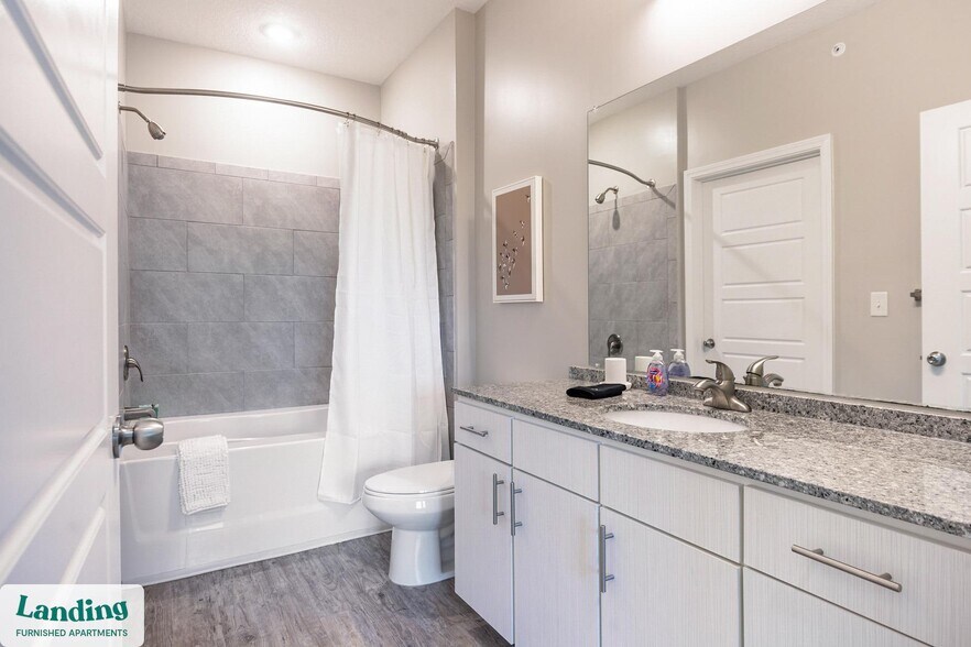 Building Photo - 2300 Tapestry Park Dr