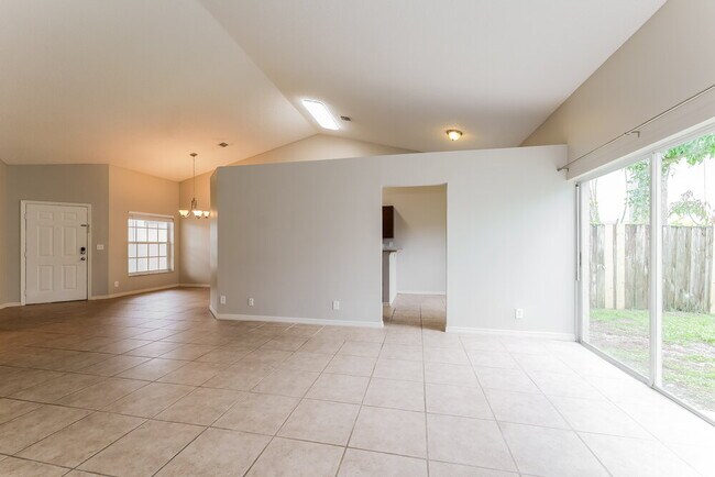 Building Photo - 180 Heatherwood Dr