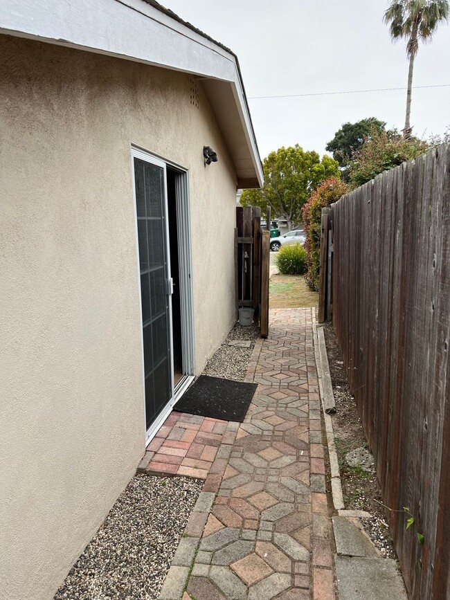 Building Photo - 7126 Del Norte Dr