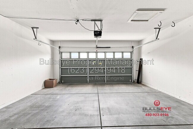 Building Photo - 3289 E Ivanhoe St