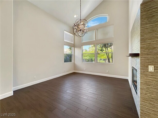 Building Photo - 1352 Fox Acres Dr
