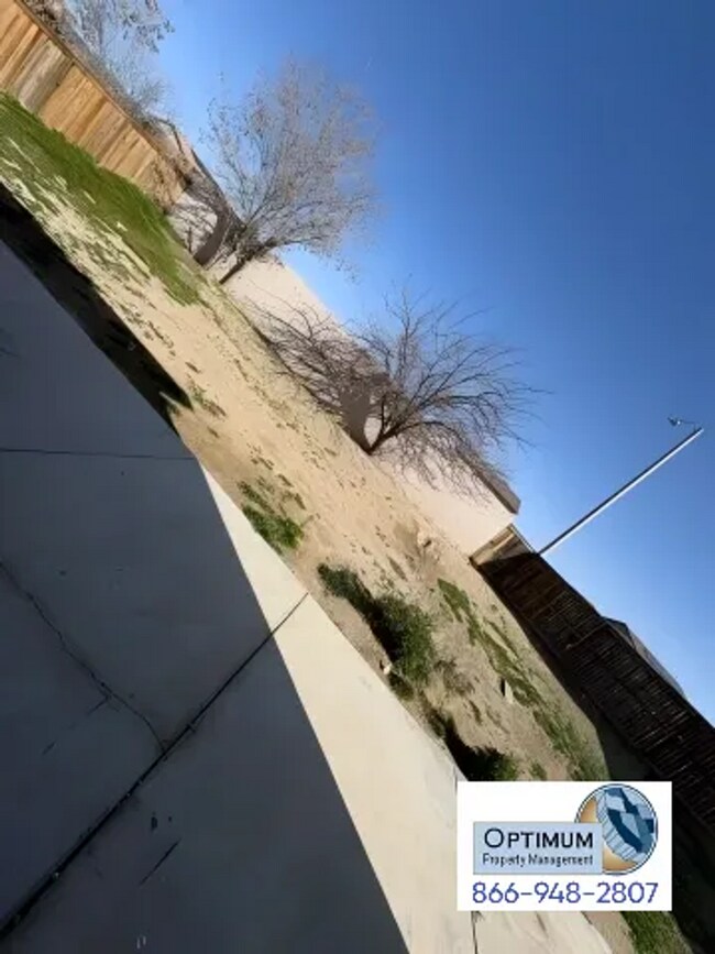 Building Photo - Spacious 5-Bedroom, 3-Bathroom Home with Loft in Victorville