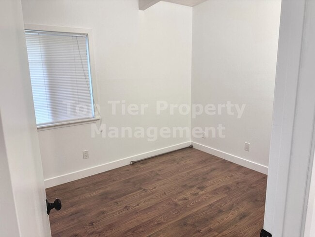 Building Photo - Very Nice 4 Bed, 2 Bath, 1,546 Sqft Concord House Available 03/15 For Lease!