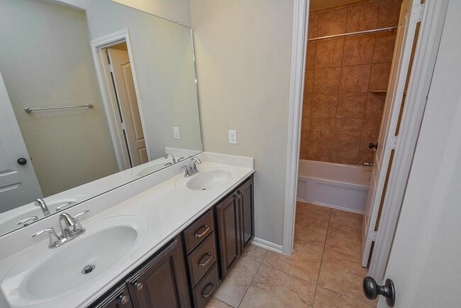 Building Photo - 26814 Harmony Shores Dr