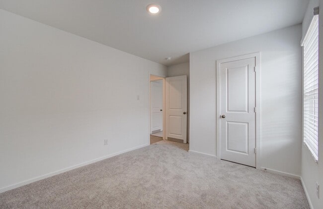 Building Photo - 18054 Le Gotte Ln