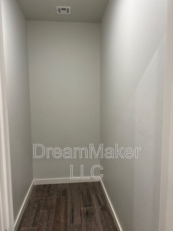 Building Photo - 1026 Riva Pkwy