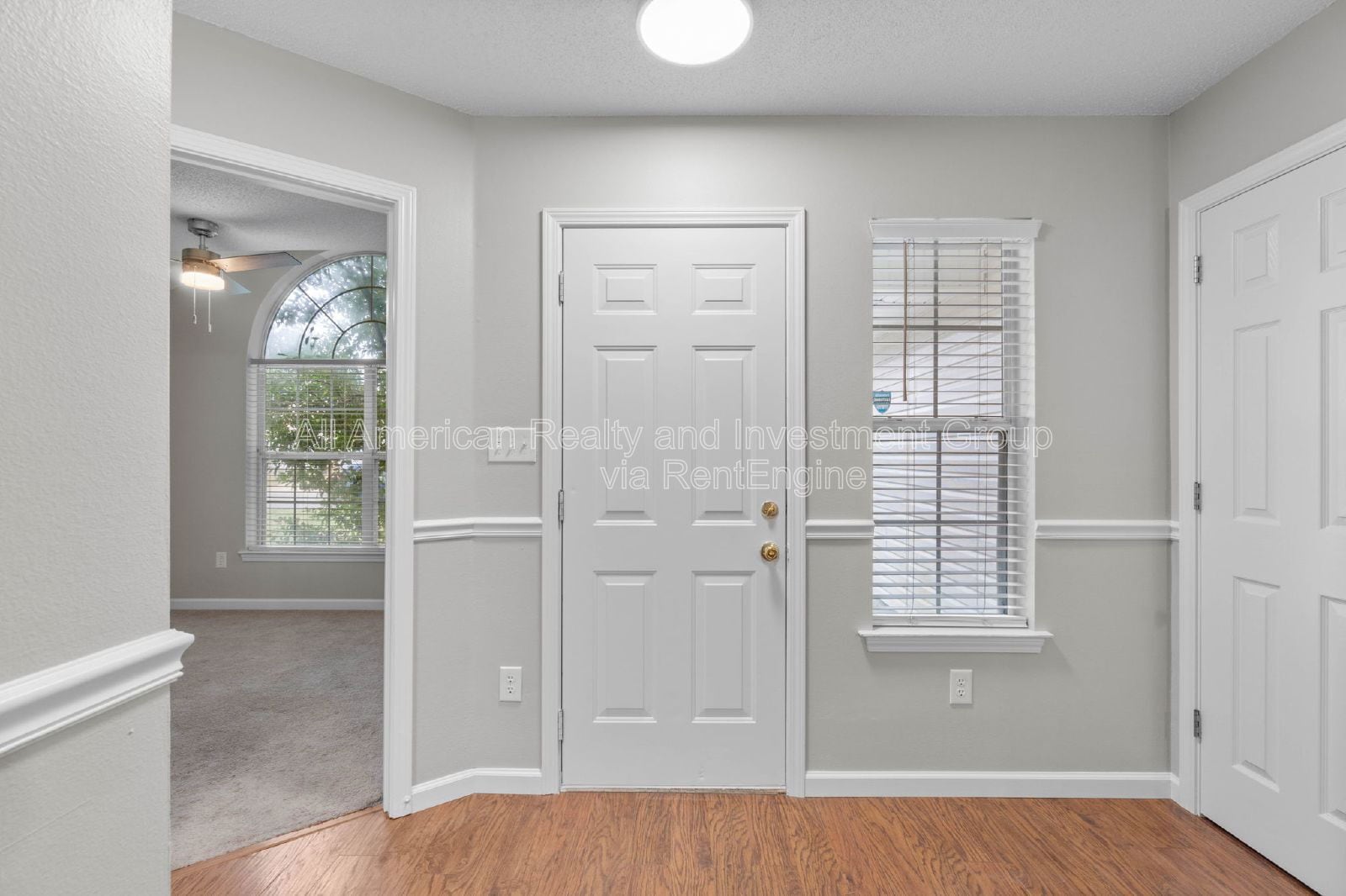 Building Photo - 993 John Wayne Cir