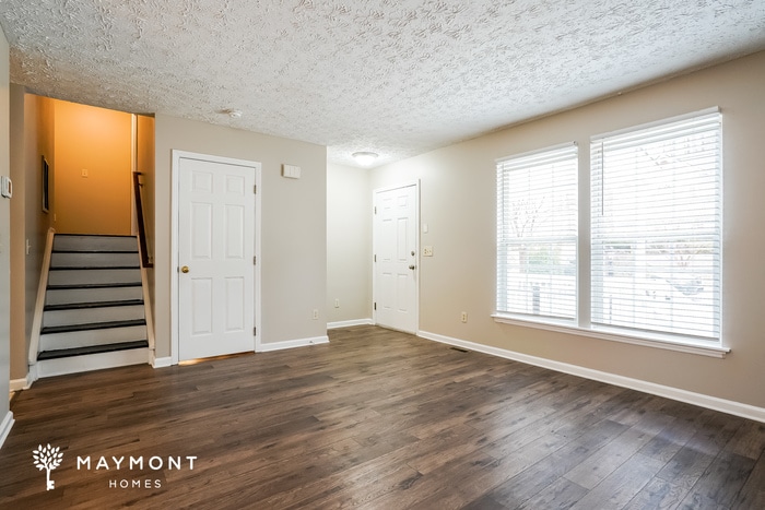 Building Photo - 2717 Midway Park Ct