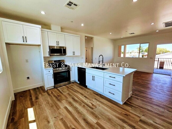 Building Photo - 5016 N Bentree Cir