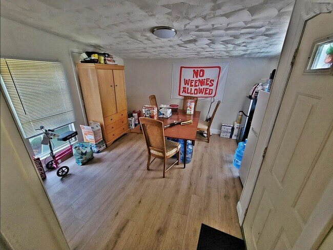 Building Photo - 127 Hazelhurst Ave