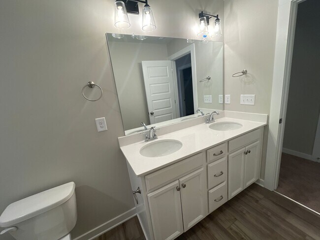 Building Photo - Home for Rent in Oak Grove, AL!! Available to View Now!!!