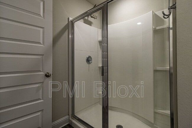 Building Photo - 6467 Eastland Cir